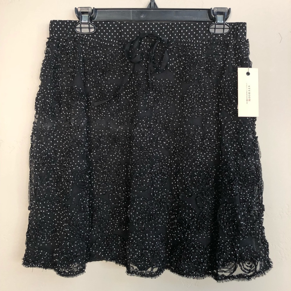 NWT Studio M Black Rosette Skirt